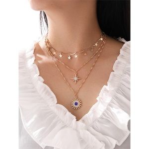 🔸 Delicate Celestial Layered Charm Necklace🔸